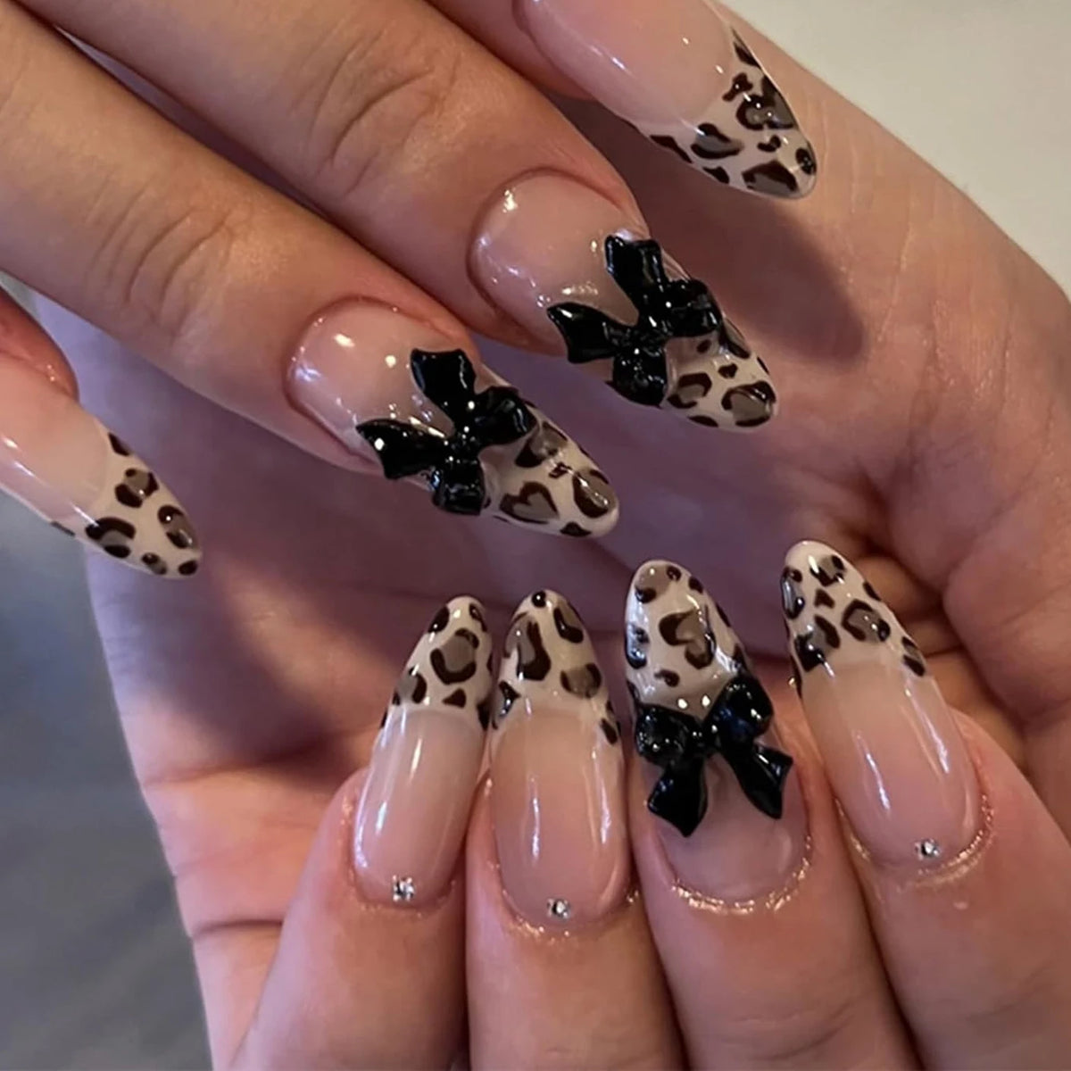 10PCS Almond Nail, Medium Size Fake Nail, Leopard Print French Pointed Fake Nail With 3D Bow Design, Acrylic Full Coverage Nail