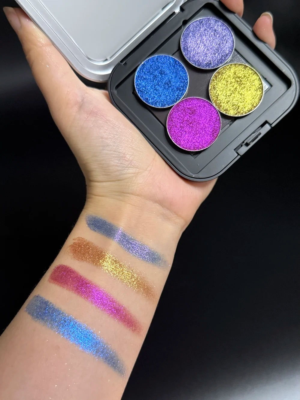Single Chameleon Eyeshadow Matte Powder Metallic Highgloss Glitter Shimmer Longlasting Combined by Self Gift Disk