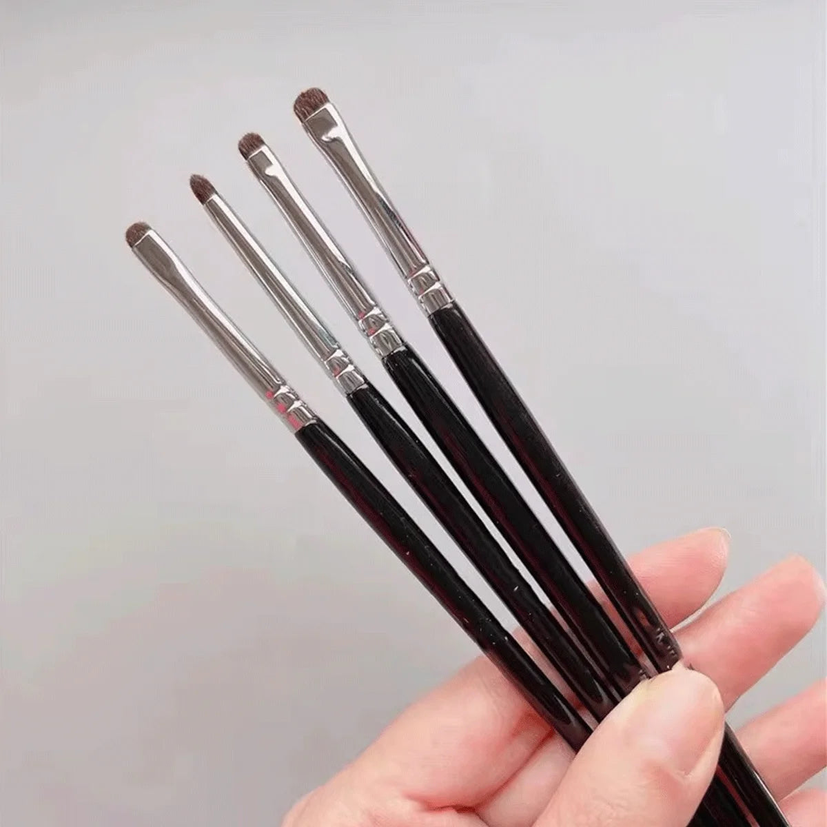 4Pcs Eye Detail Brushes Set, Eyeshadow Brushes, Detail small Eyeshadow Make up, Soft Eyeliner Brush, Perfect Eye Makeup Tools