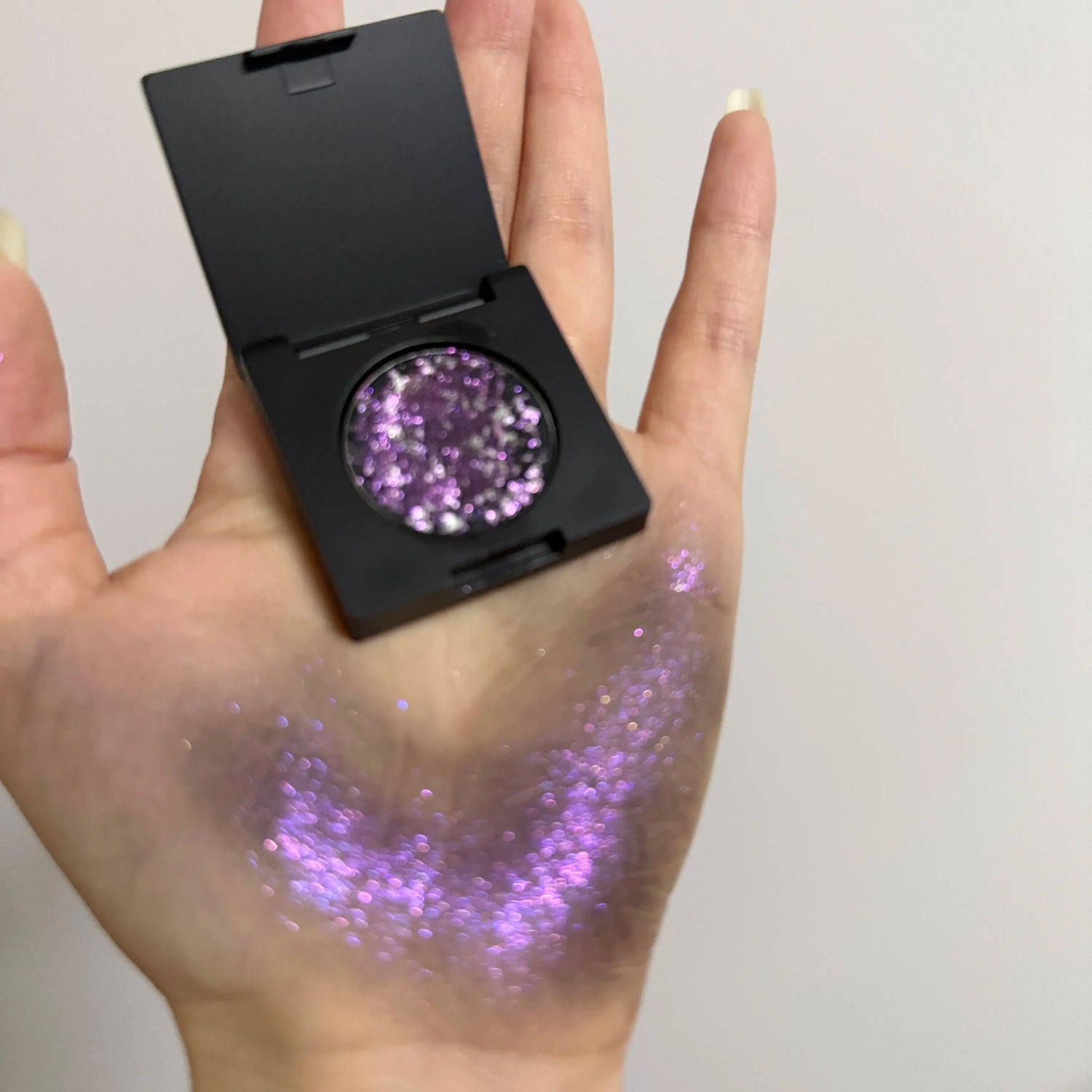 Single Mixed Color Eyeshadow Chameleon Fine Sparkle Pearl Brightener Eye Shadow Portable Eye Makeup