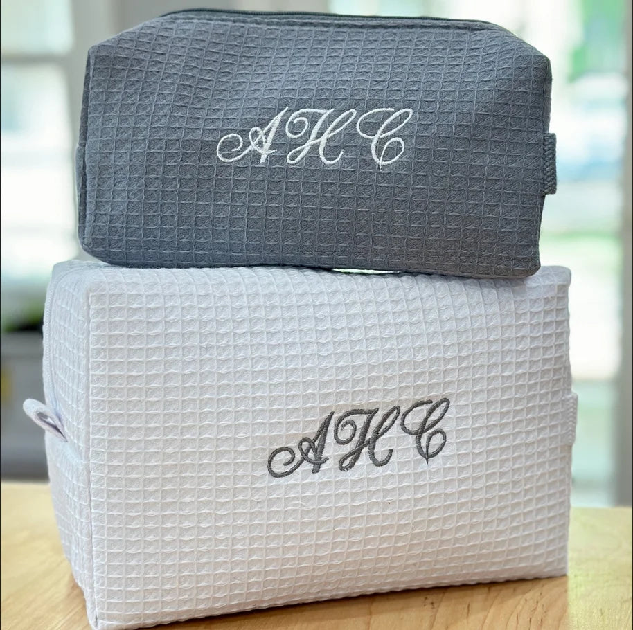 Personalized Makeup Bag Organizer Fashion 2025 Beautiful Toilet Bag For Young Female Custom unique name Portable Travel Handbag